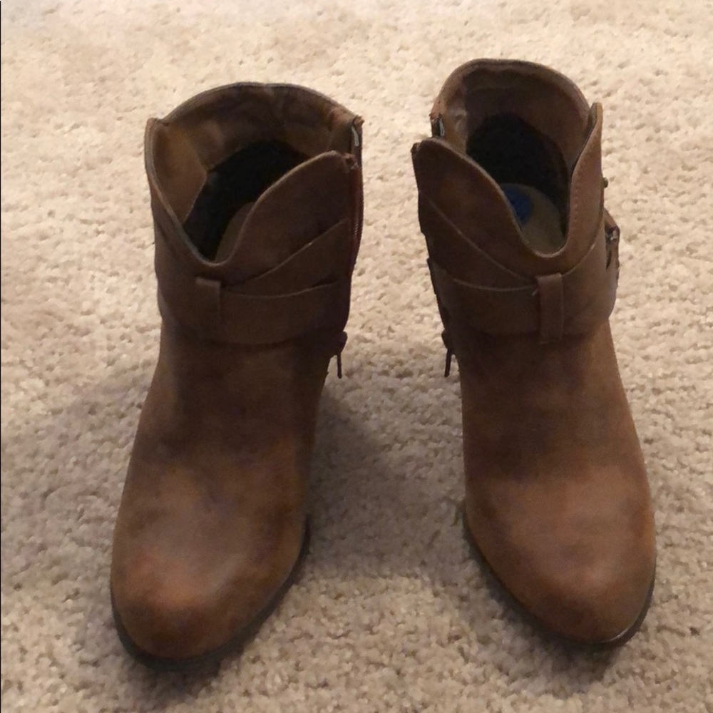XOXO Camel Booties, braided strap